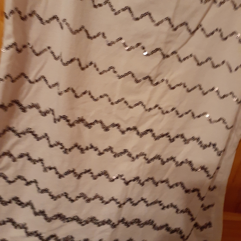 Y2k Loft tank top with a sequence squiggly design ( Leaving Soon ) - Picture 2 of 3